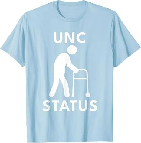 UNC Status Lustiges Meme-T-Shirt für alte Menschen Y2k UNC Era Sarkastischer Witz Spruch T-Shirt Neuheit Geschenk Personalisierte Streetwear Kleidung Top – Detail 8