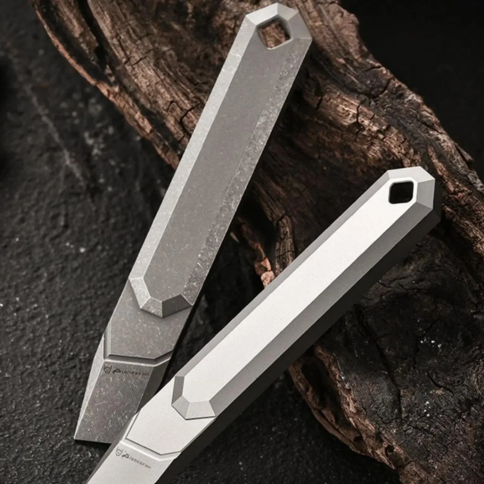 FEGVE Titanium Alloy EDC Pry Bar Multi Tool Keychain Bottle Opener Lightweight New 1pcs