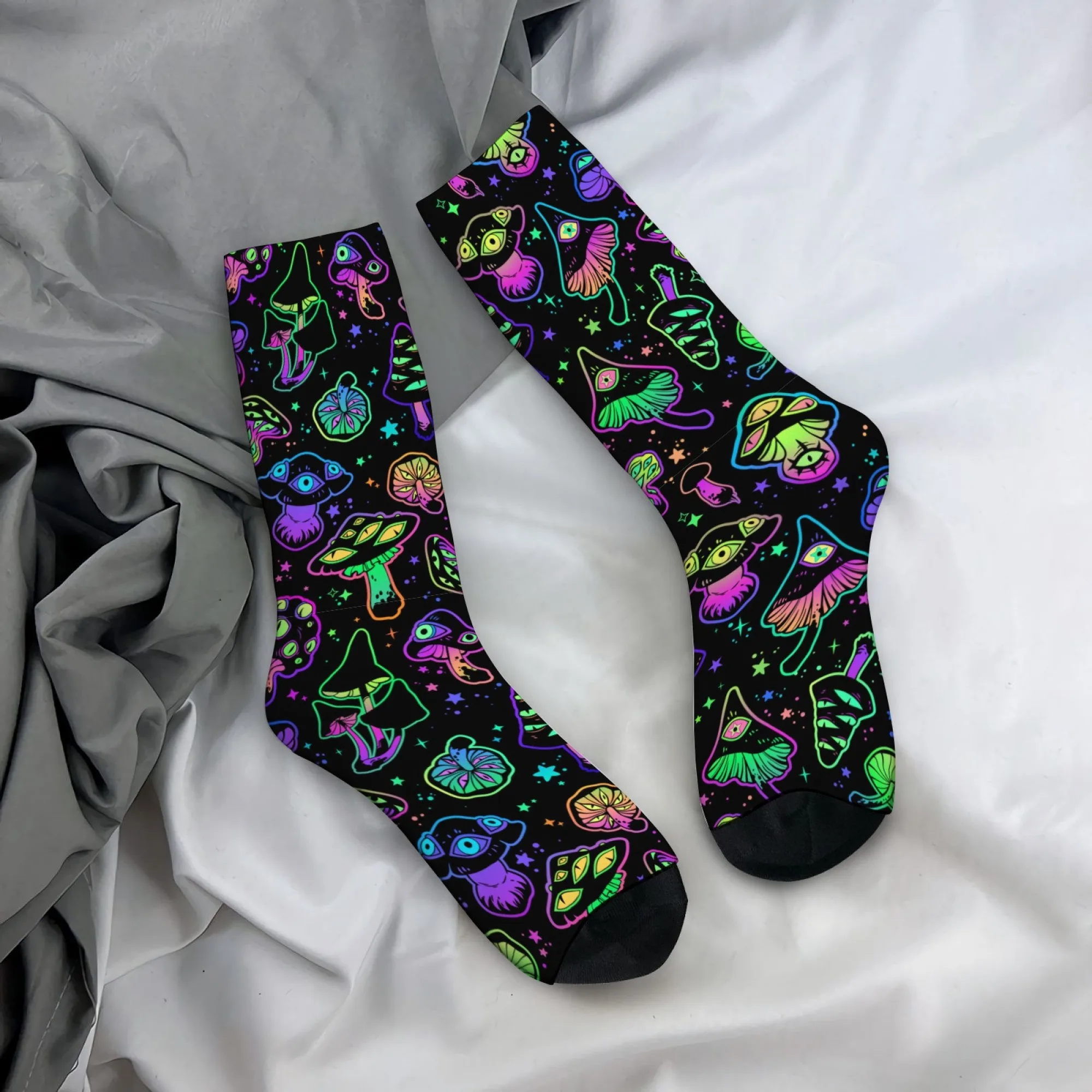 Neon Demon Mushroom Socks Harajuku Style Casual Fashion Men's Socks Novelty Funny Hip-Hop Socks Breathable Non-Slip Sports Socks