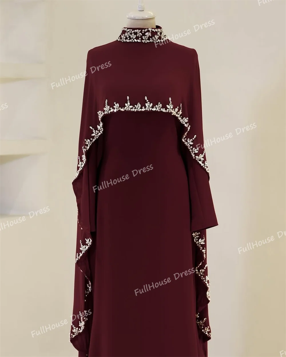 أدلى مخصص أنيقة الرقبة العالية مطرز كريستال كيب ثوب مسائي مثير مستقيم طويل فستان سعودي مع المحكمة شارون سعيد