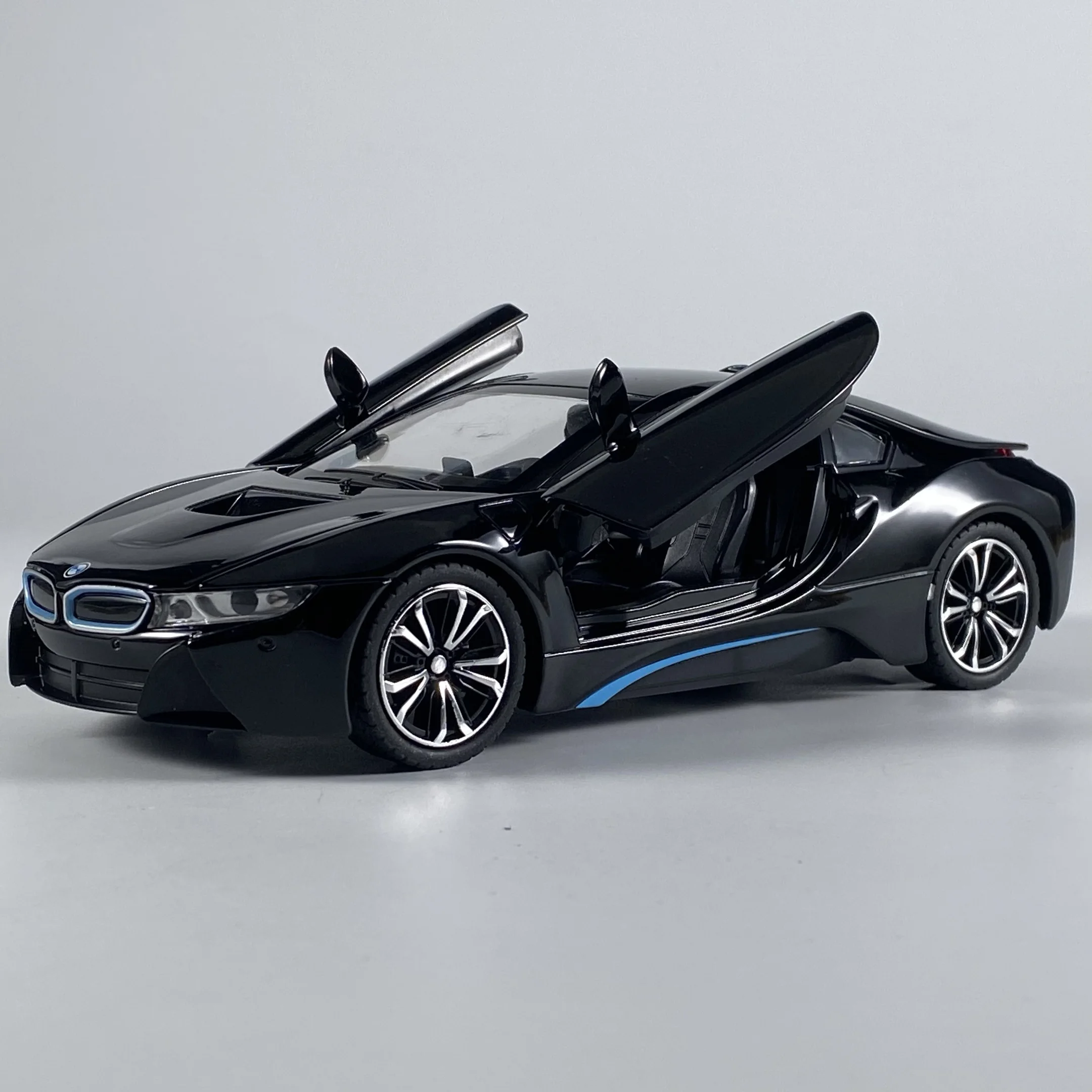 1:22 BMW I8 Diecast Metal Car Model with Sound & Light