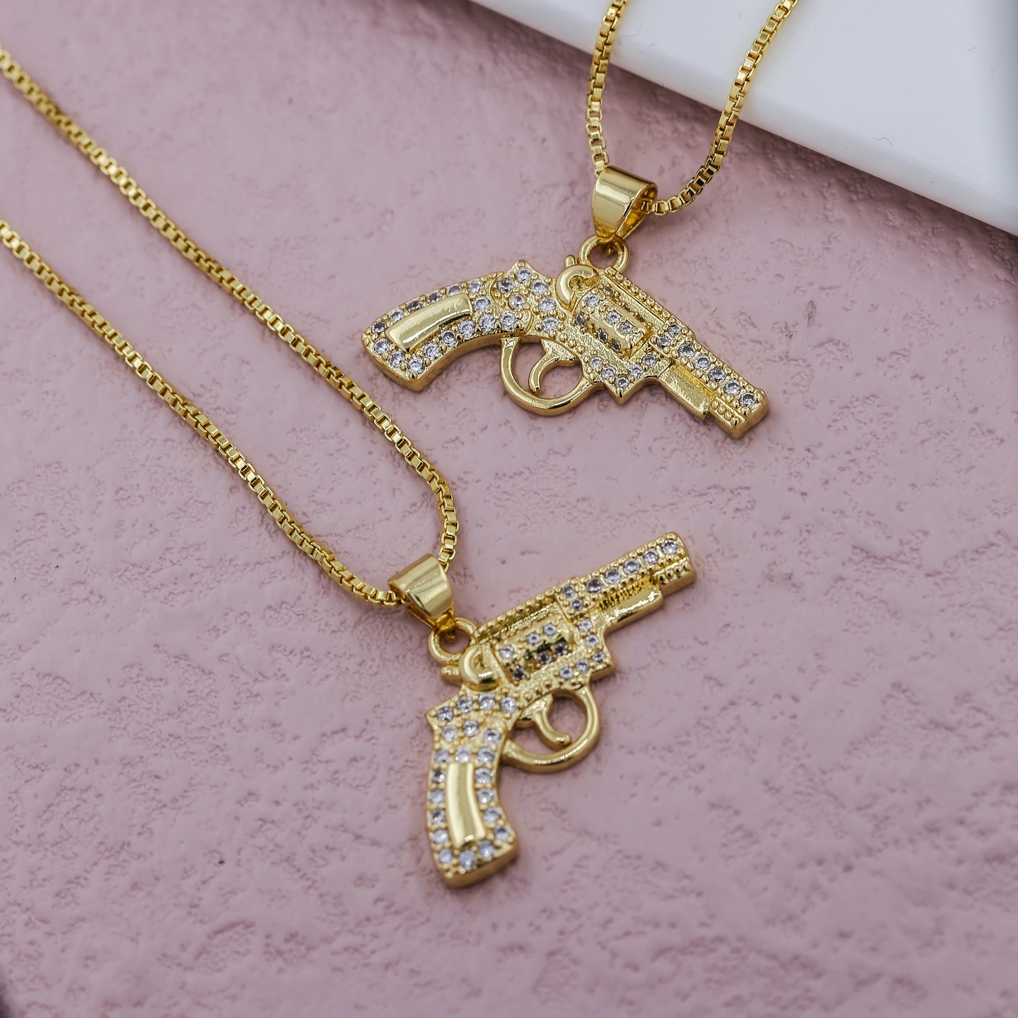 2025 New Fashion Classic Copper Pistol Helmet Shape Pattern Adjustable Pendant Necklaces Men Daily Wearing Jewelry