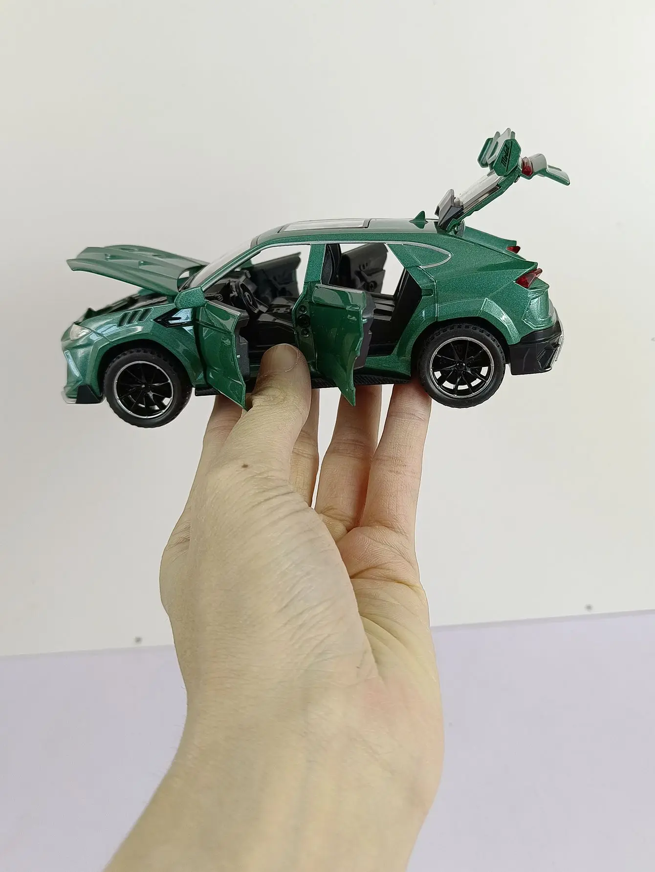 1:32 Lamborghini URUS simulazione di auto sportive pressofuso in lega di metallo modello di auto Sound Light Pull Back Collection regali giocattolo