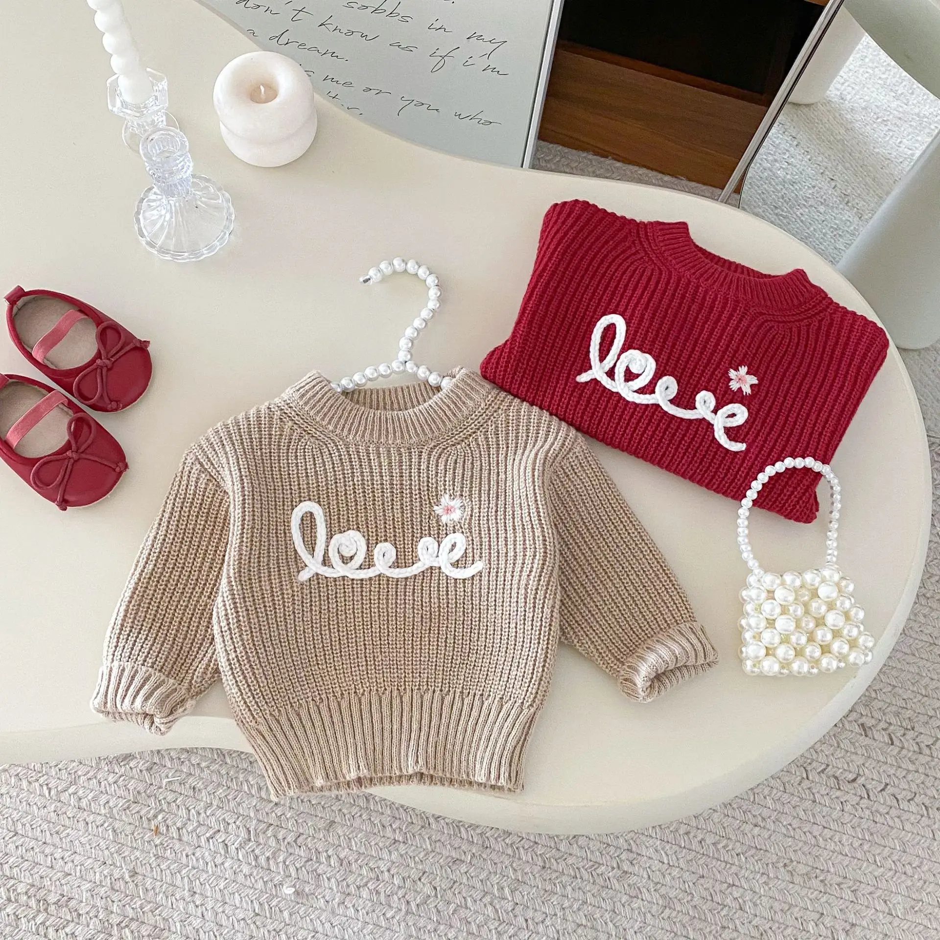 بلوفر بناتي برقبة دائرية سترة خريفية للسيدات مطرزة بحروف للأطفال سترة متماسكة عصرية لطيفة ودافئة