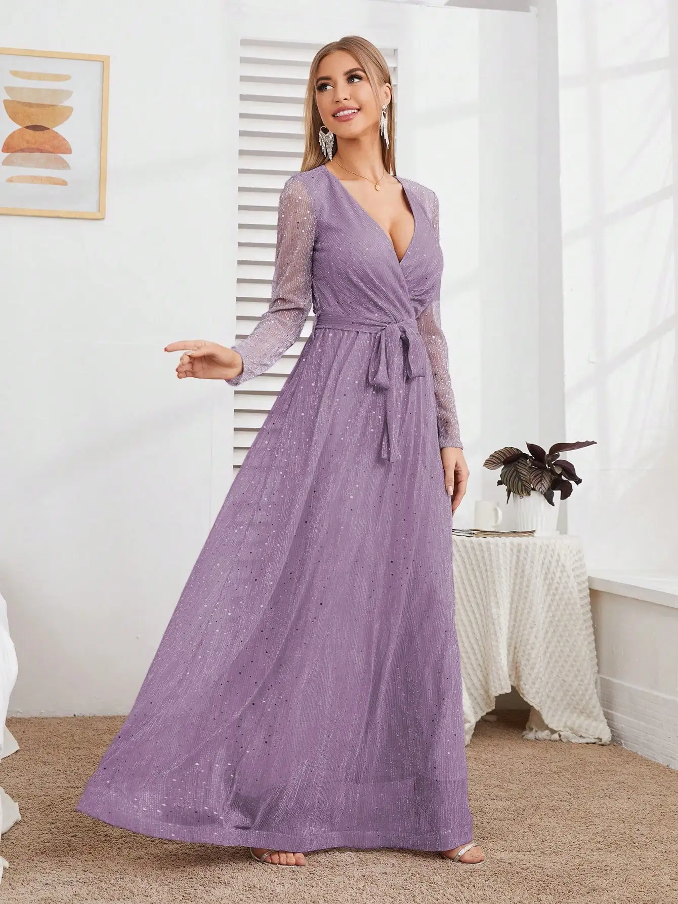 Mgiacy maxi-glitterjurk met wikkelgordel