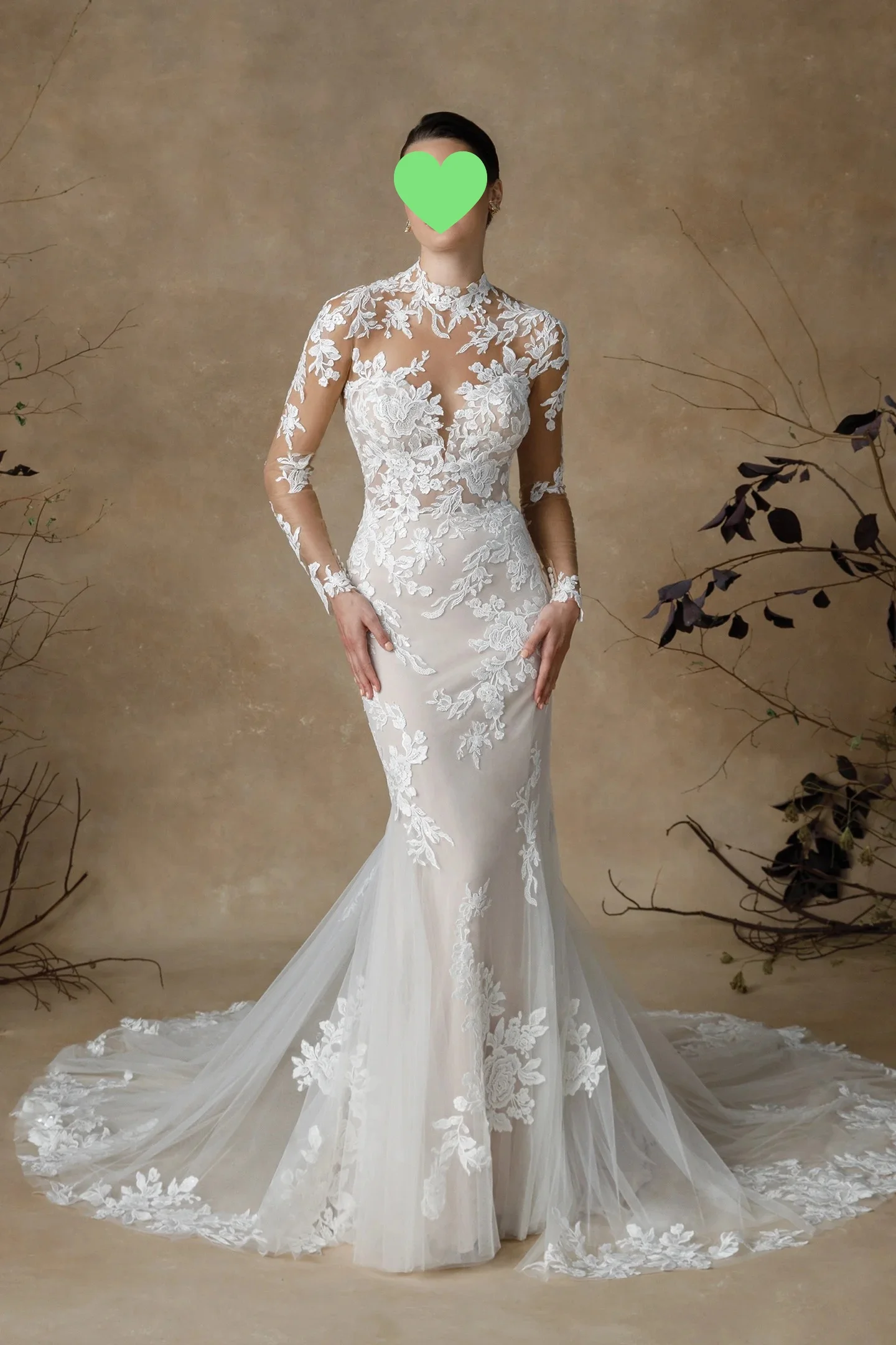 ชุดแต่งงานสีขาวแบบใหม่ปี 2026 สำหรับผู้หญิง ตกแต่งด้วยลูกไม้คอสูง กระโปรงทรงหางปลา แบบสั่งตัดได้