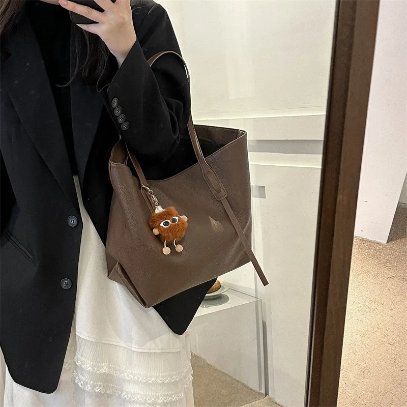 Retro Underarm Shoulder Bag for Women Winter Trendy Korean Tote Bag for Students Versatile Large Capacity Female Shoulder Bag