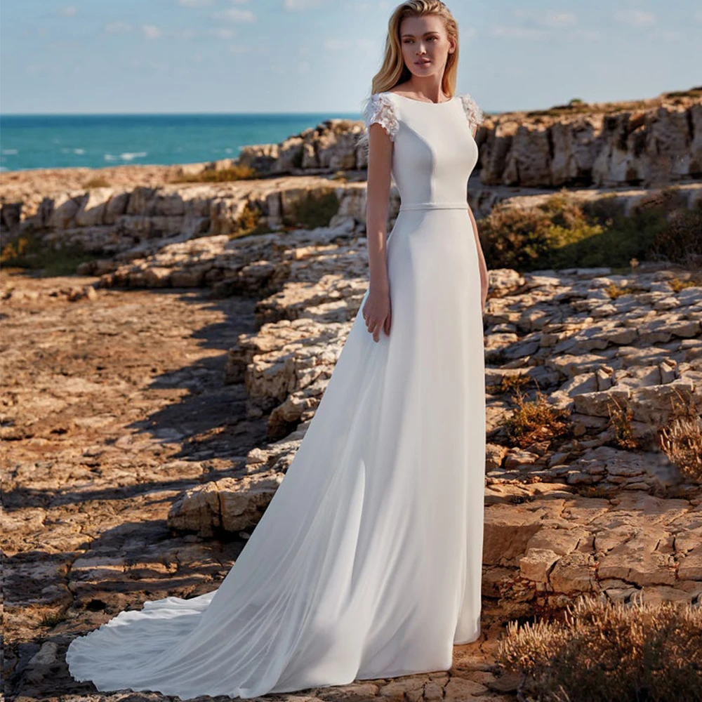 Robe de Mariée en Mousseline de Soie Style Boho avec Manches Cape, Col Rond, Ligne A avec Ceinture, Longueur au Sol, Sexy, Dos Ouvert, Traîne les Patients, Quelle que soit la Robe