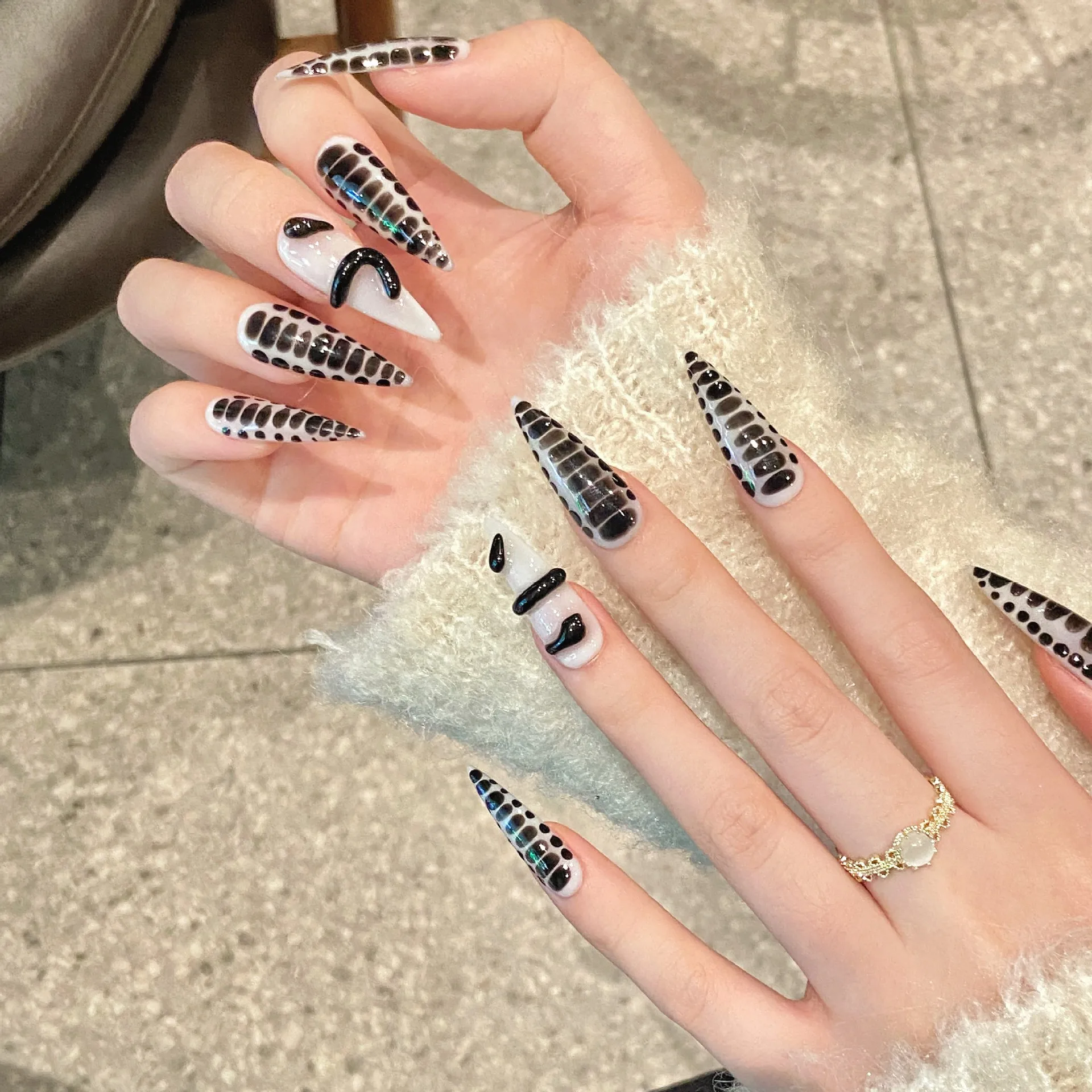 Handmade Press on Nails Black Snake Pattern Long Almond Fake Nail Tips Punk Cool Spice Girls False Nails Wearable Detachable