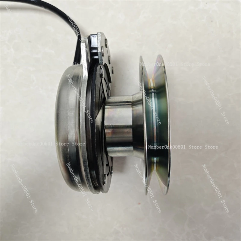 

Rear Mount Electric Clutch Brake Model CC1023 LX42 ZT146 Industrial Electromagnetic Brake Motor Brake Clutch