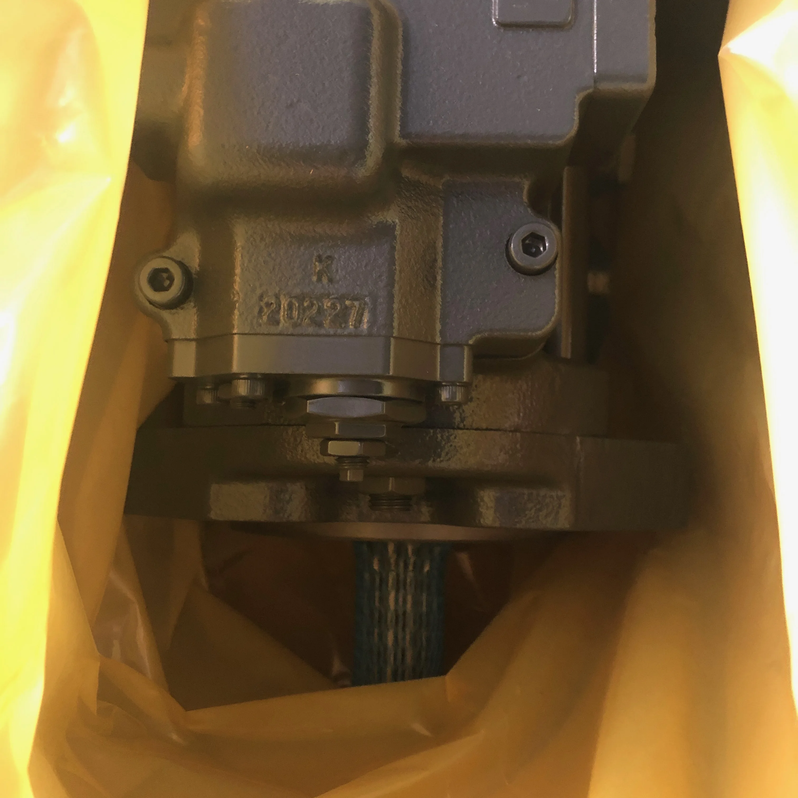 Shantui brand SE210 excavator parts main pump J221-24F-100000