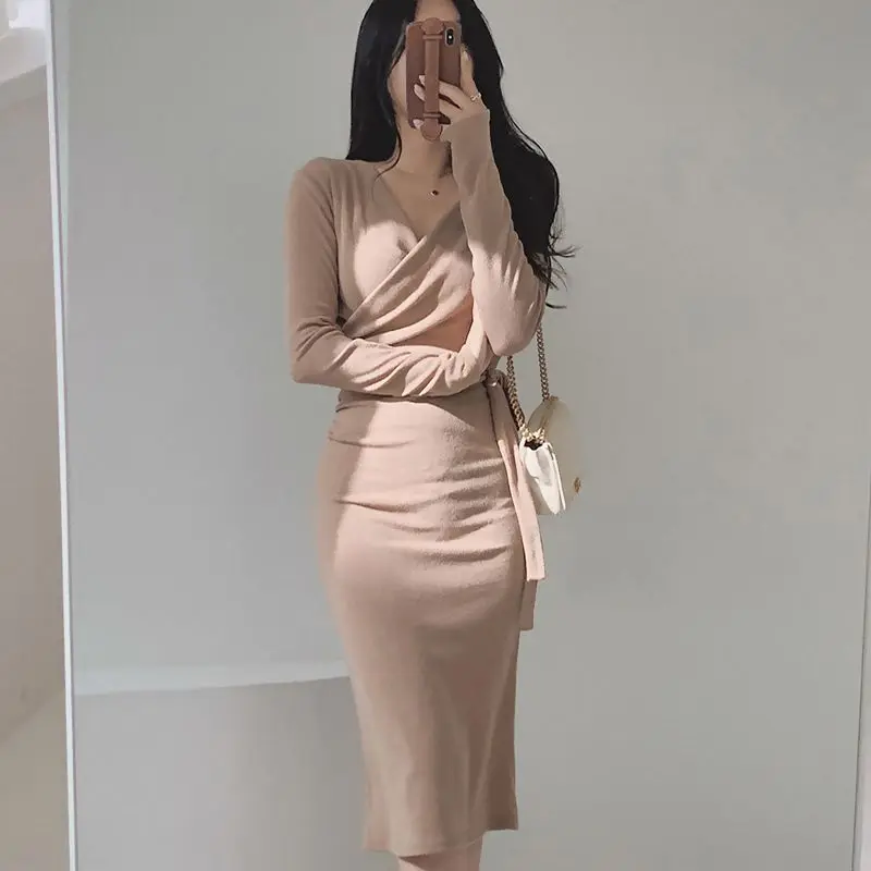 

Autumn Winter Korean Style Elastic V-neck Wrinkle Strap Long Sleeve Slimming Slimming Look, Waist Cinching Long Style Dresses