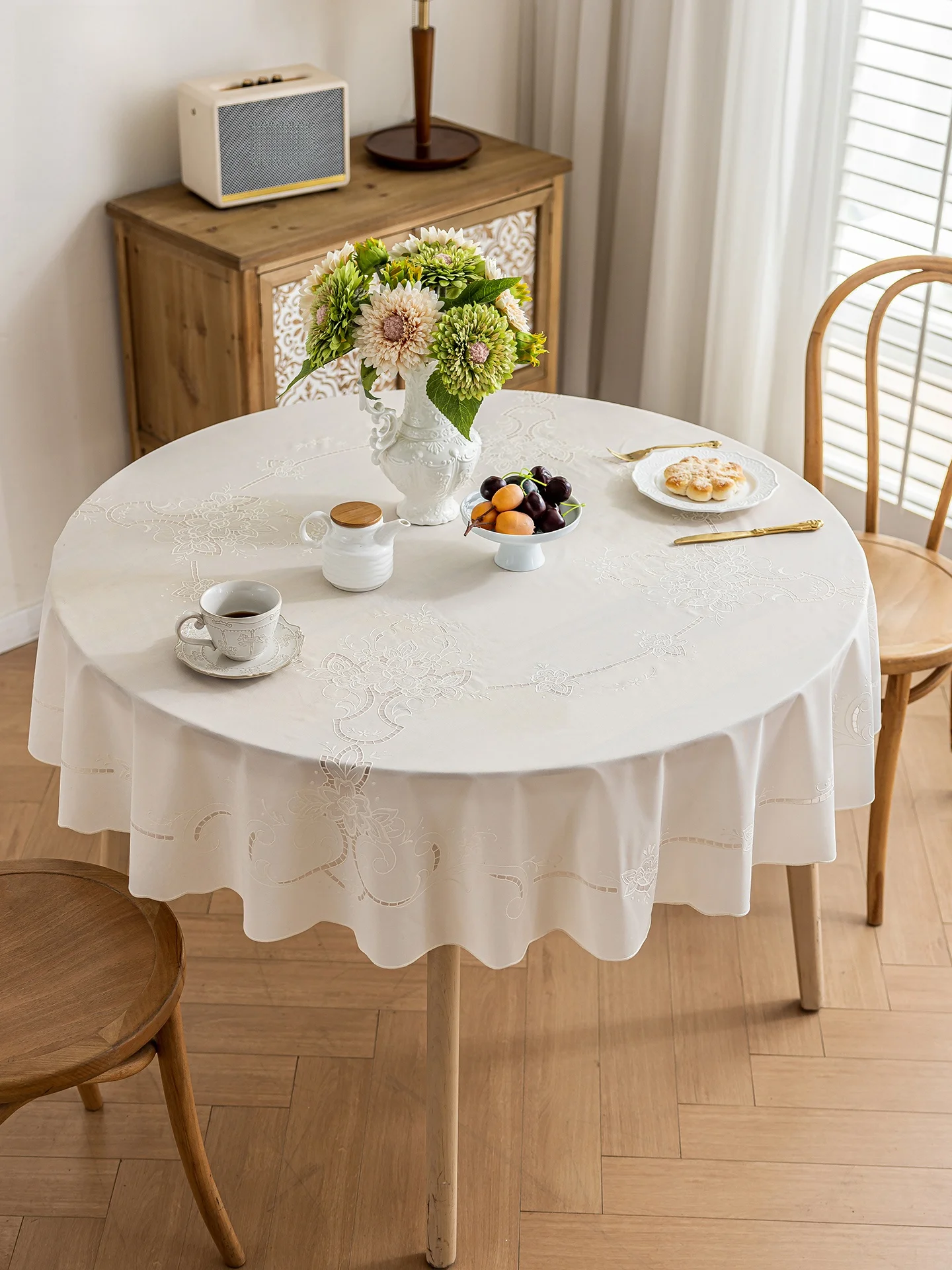 

Водонепроницаемая скатерть из ПВХ круглой формы, новый стиль, кремовый оттенок, премиум-класс, не требует стирки, большая круглая скатерть для дома, с цветочным узором