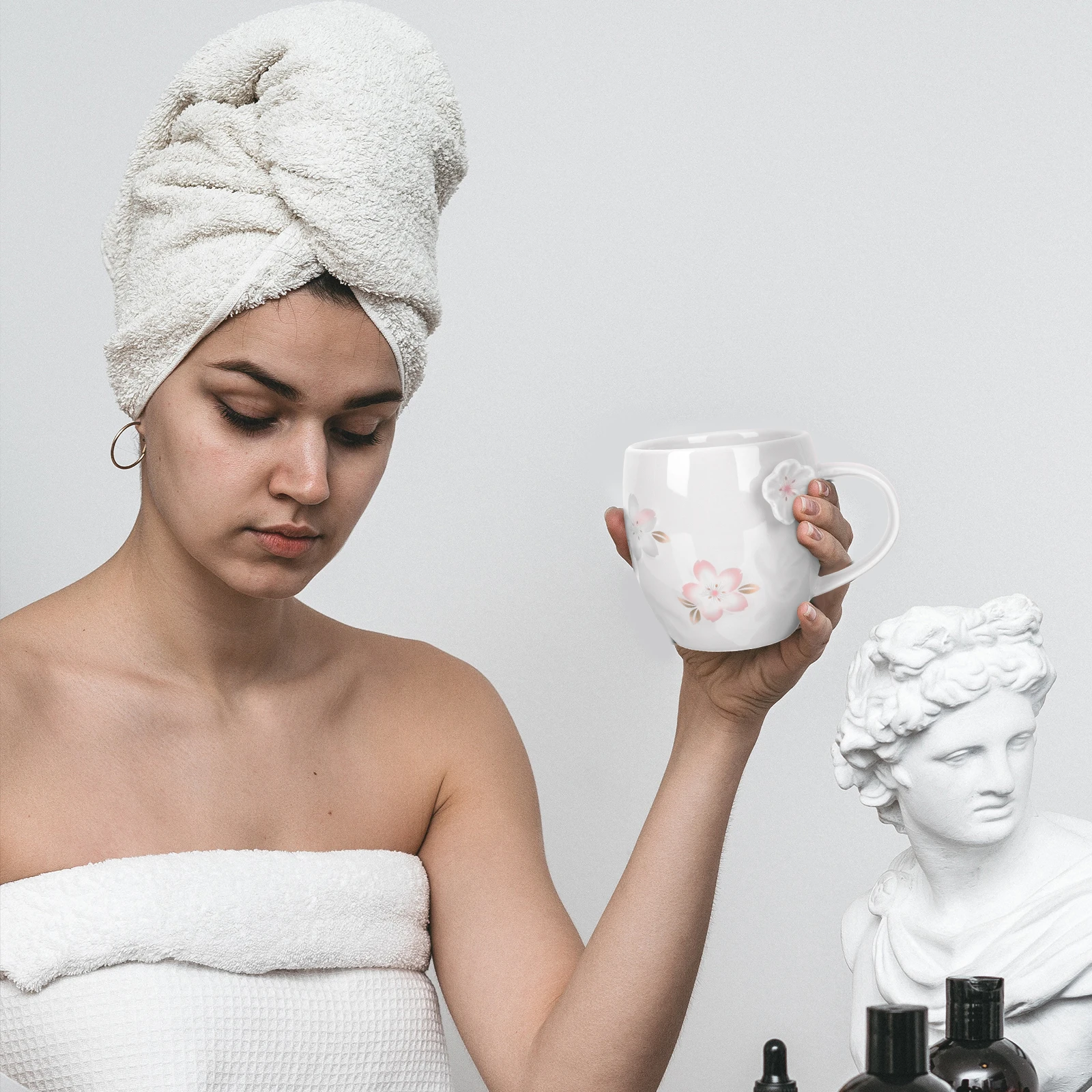 

1Pcs Premium Ceramic Mug Flower Relief Design Heat Insulation Anti-Scalding Smooth Sanding Exquisite for Home Breakfast