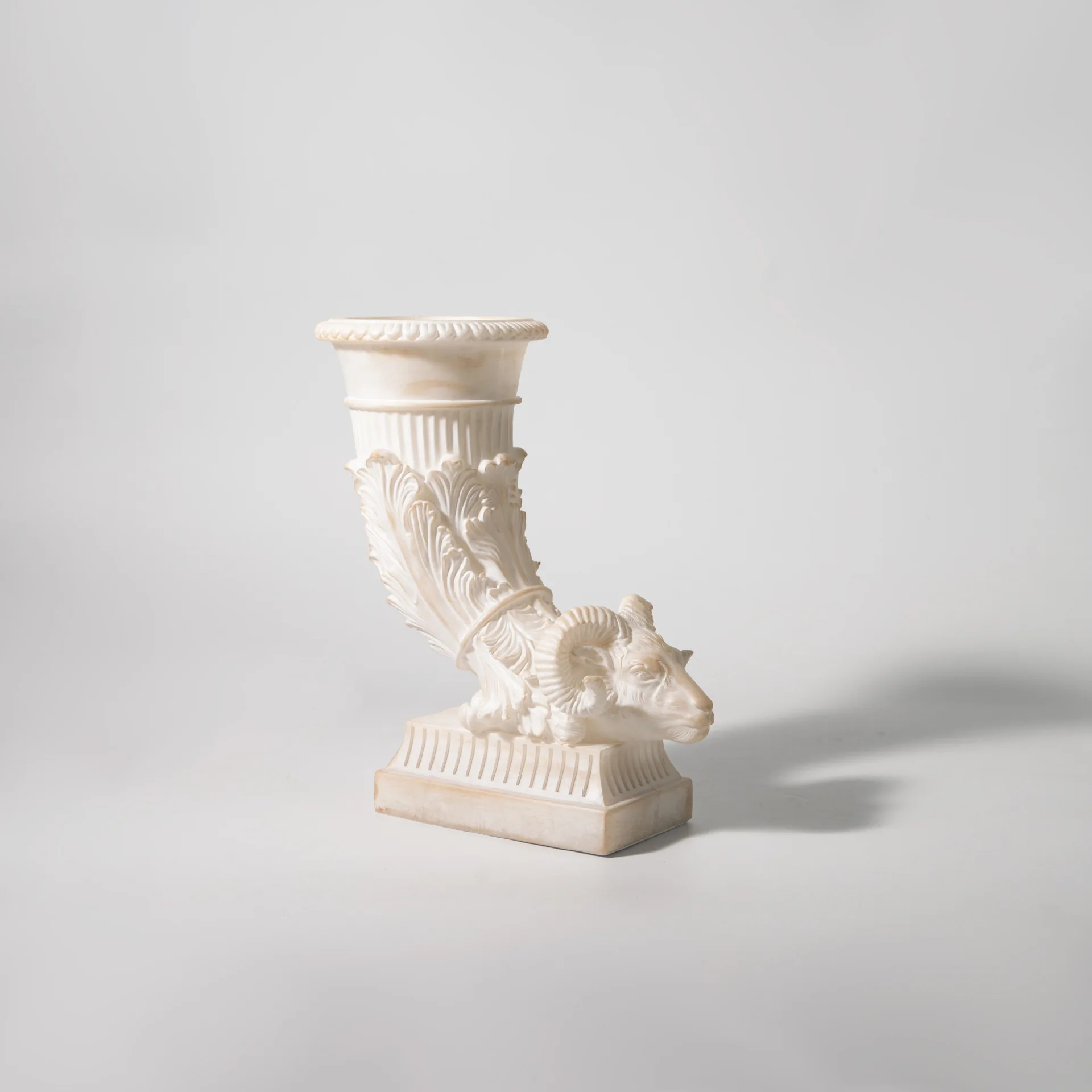 CX Modern French Mid-Aged Imitation Jade Croissant Vase Ornament