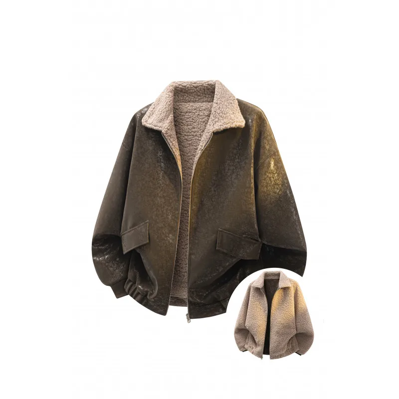 This autumn and winter bright leather lambskin cotton-padded jacket is versatile and trendy for men to wear on both sides.