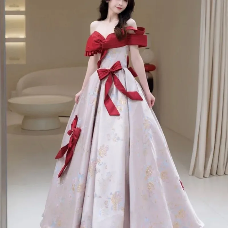 Elegant fashion toast new sense of high order light luxury dress