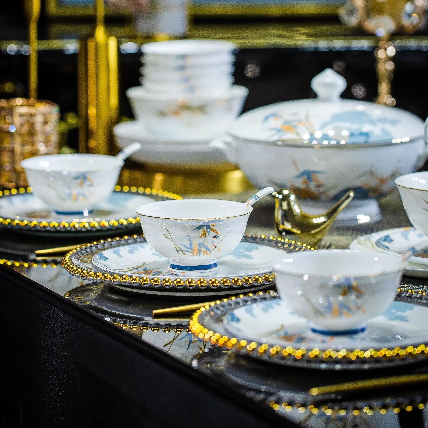 

Высококачественная бытовая техника Bone China комплект столовой посуды: Поднимите свои впечатления от фотографий