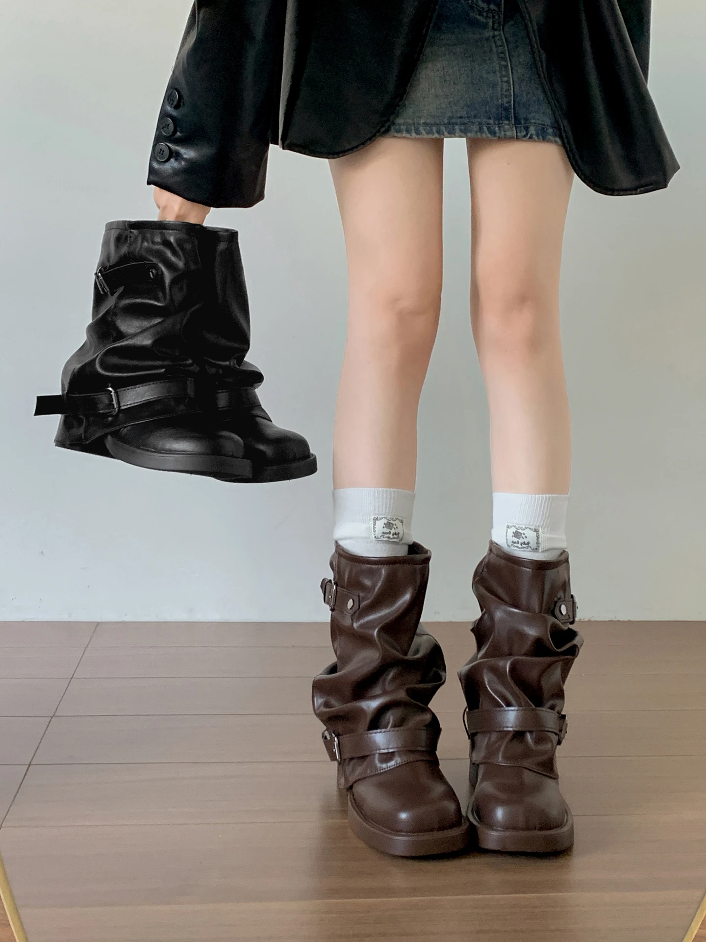 

Brown British Style Chunky Heel Heightening Boots Women's New 2026 Spring Autumn Retro Cuffed Short Boots Fashionable round Toe