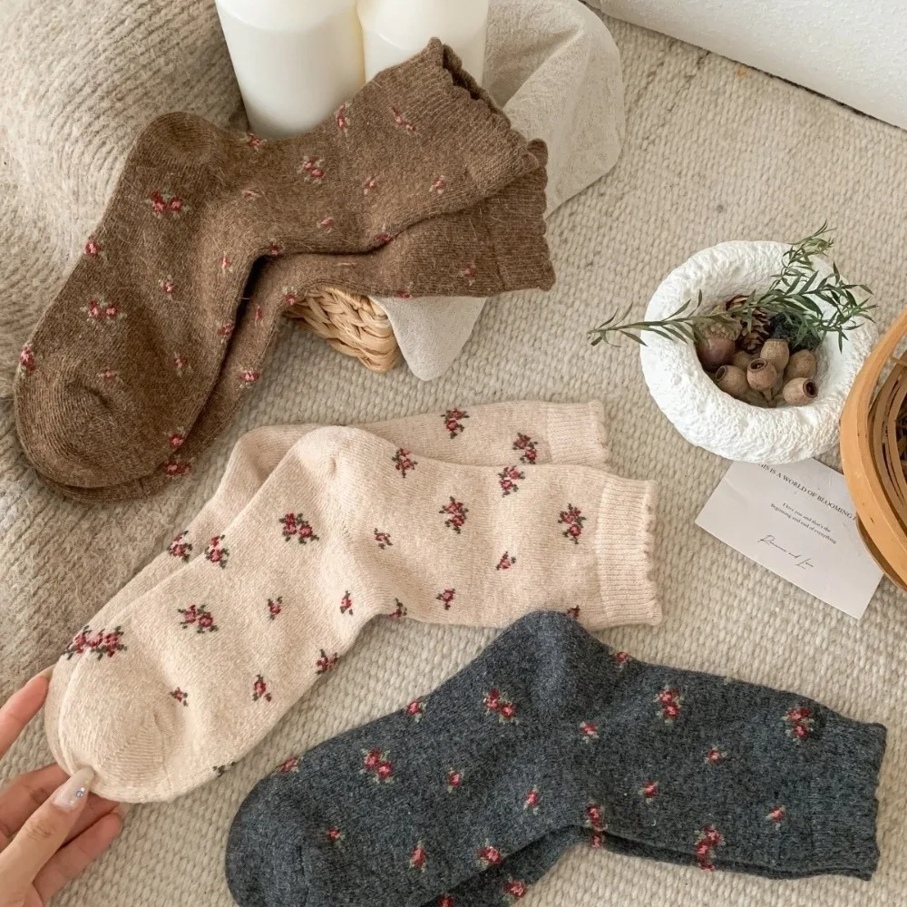

Fashion Thicken Women's Socks Flower Pattern Mid Calf Warm Socks Korean Style Flower Socks Winter
