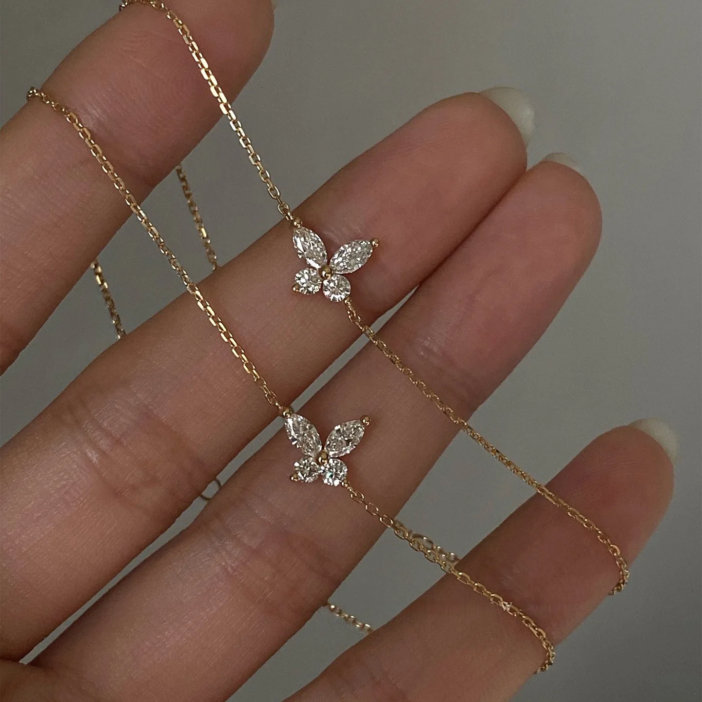 

Браслет из стерлингового серебра 925 пробы с позолотой 18 карат, блестящий, в форме бабочки | Минималистичные роскошные украшения с изысканным дизайном