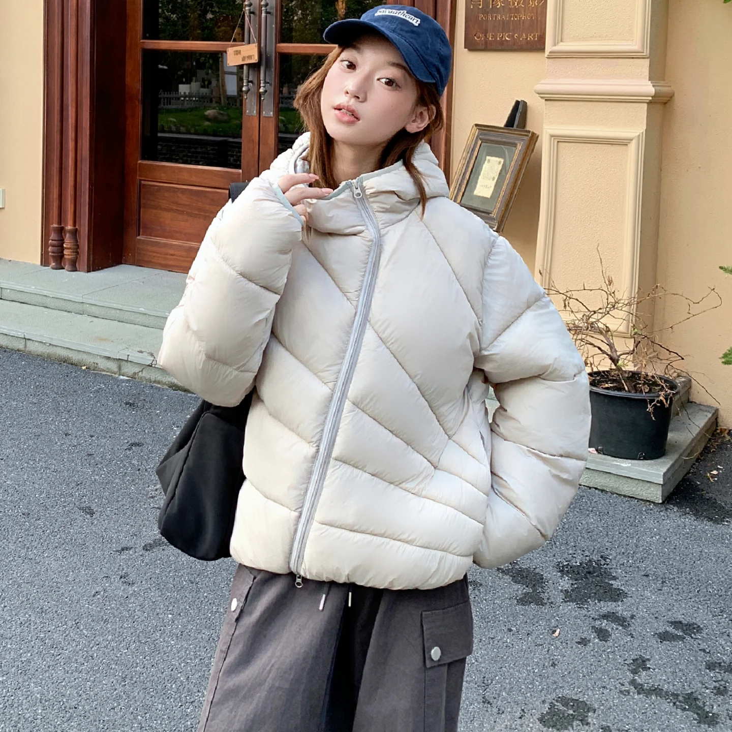 American Style Diagonal Zip Quilted Puffer Jacket Loose Winter Couple Cotton Coat Hooded Women Bread Jacket Women Puffer Jacket