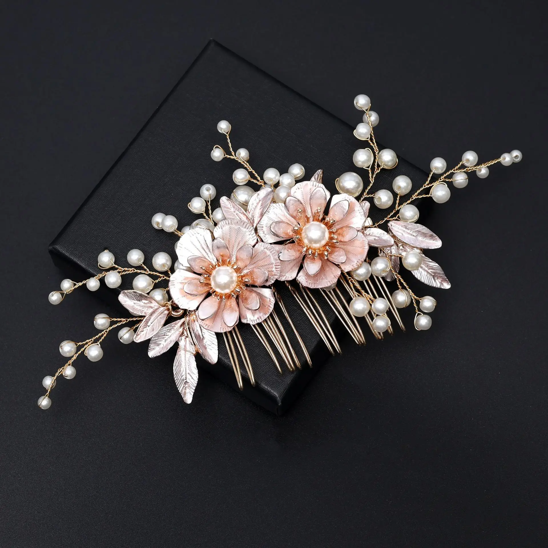 

Светло-розовые расчески для волос из сплава с цветком, модные повязки на голову с цветочным жемчугом, свадебные украшения для волос для невесты, женские повязки для помолвки и вечеринки