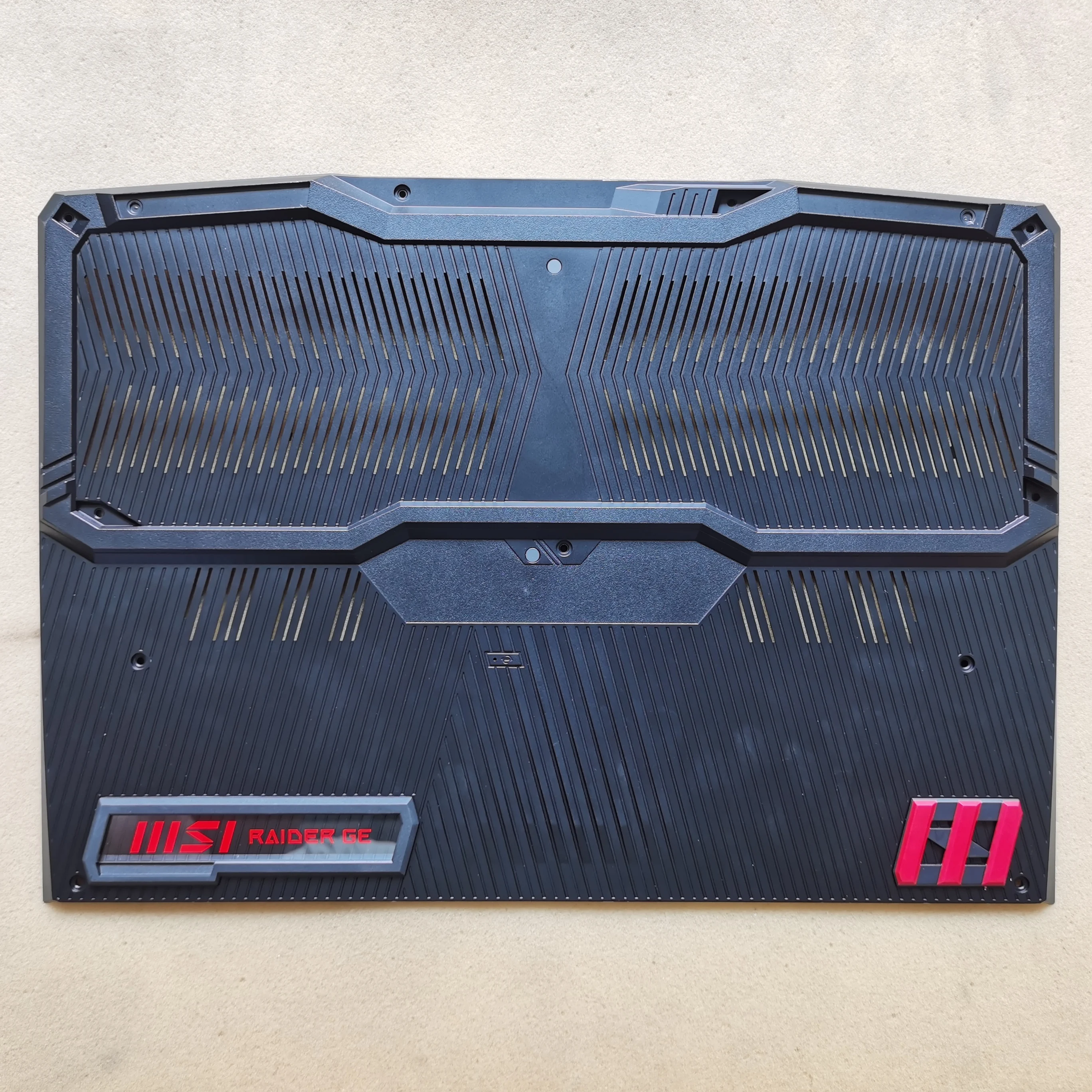 

New laptop bottom case cover for MSI GE67 GE67HX MS-1545