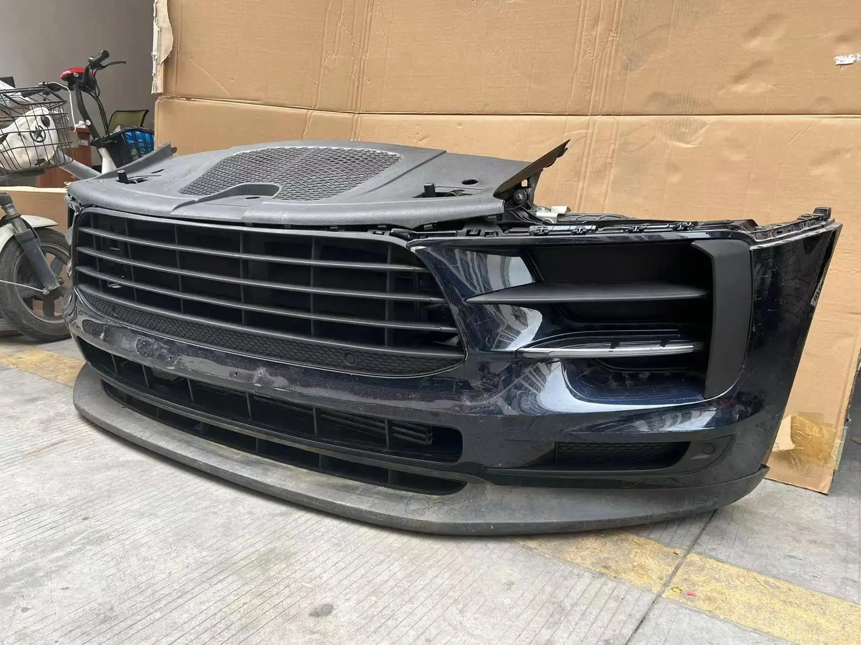 Car Bumper Suitable for Porsche Bumper Macan 95B Bumper Radiator Grille Front Mouth Assembly