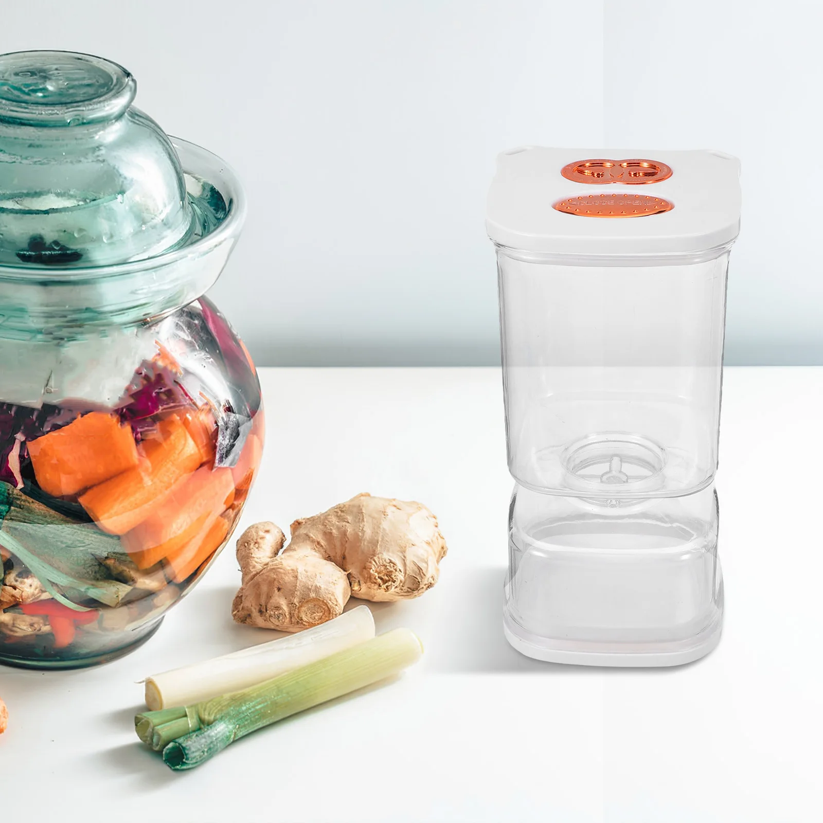 

Plastic Pickle Jar Core Juice Separator Kimchi Fermentation Container 1000Ml Strainer Flip Lid Airtight Leakproof Kitchen