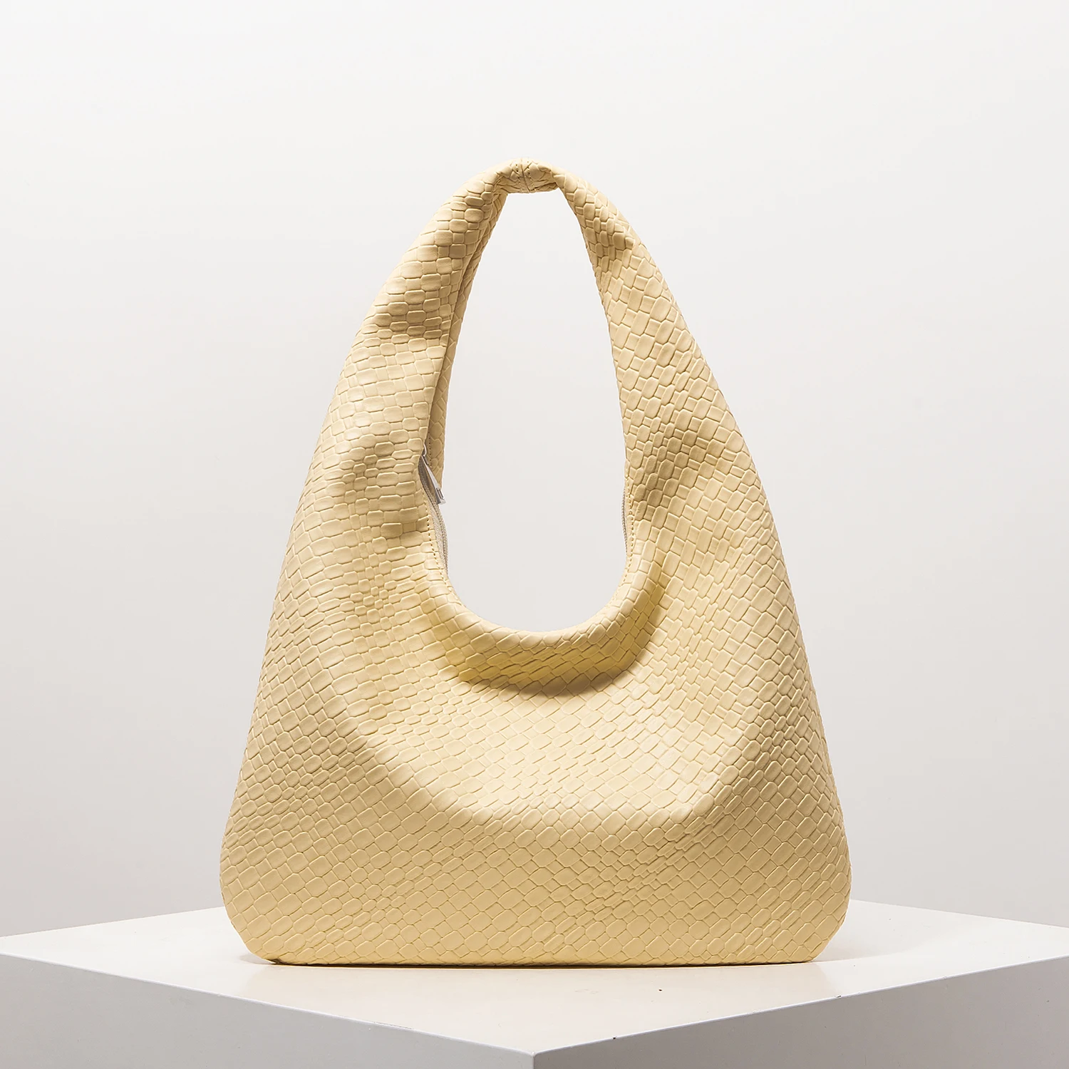 Vintage-Umhängetasche aus Kunstleder, Damenhandtasche, geräumige Tragetasche, Halbmond-Tasche, Tasche mit Reißverschluss, Alltagstasche für den Arbeitsweg (Muster zufällig). – Detail 17