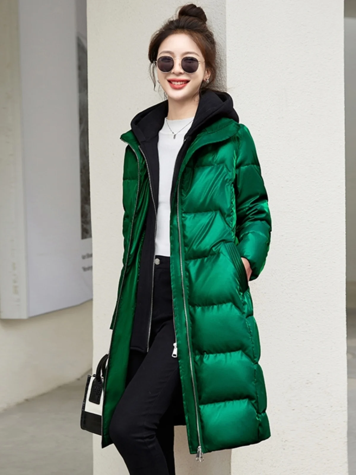 Glossy Hooded Down Jacket Women Medium-length Winter 2024 New White Duck Down Thickened Warm Puffer Jacket Versatile Slim Coat