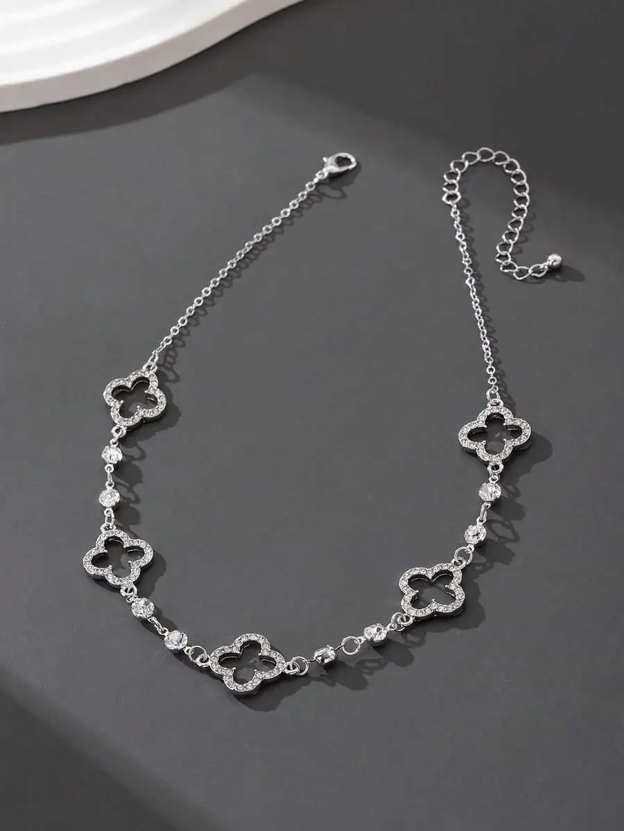 

Elegant Hollow Four Leaf Clover Pendant Necklace With Crystal For Women