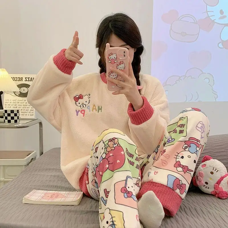 Hot Sanrio Girl Flanel Ronde Hals Winter Warm Houden Pyjama Set Kawaii Hello Kitty Comic Student Mode Verdikking Vrijetijdskleding