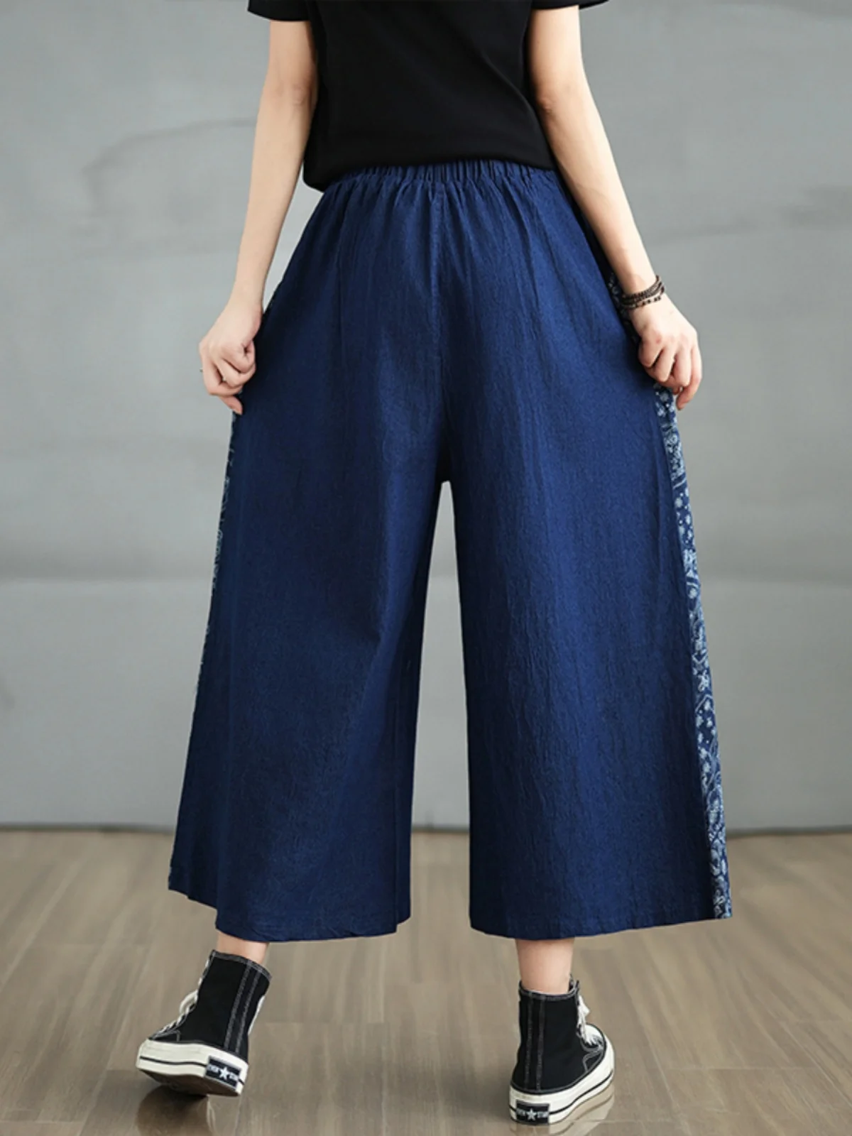 Jeans Kaki Lebar Tipis Pas Longgar Pinggang Elastis Wanita Musim Panas 2025 Jeans Biru Melar Katun Pinggang Tinggi Denim Elastis Sambungan Retro