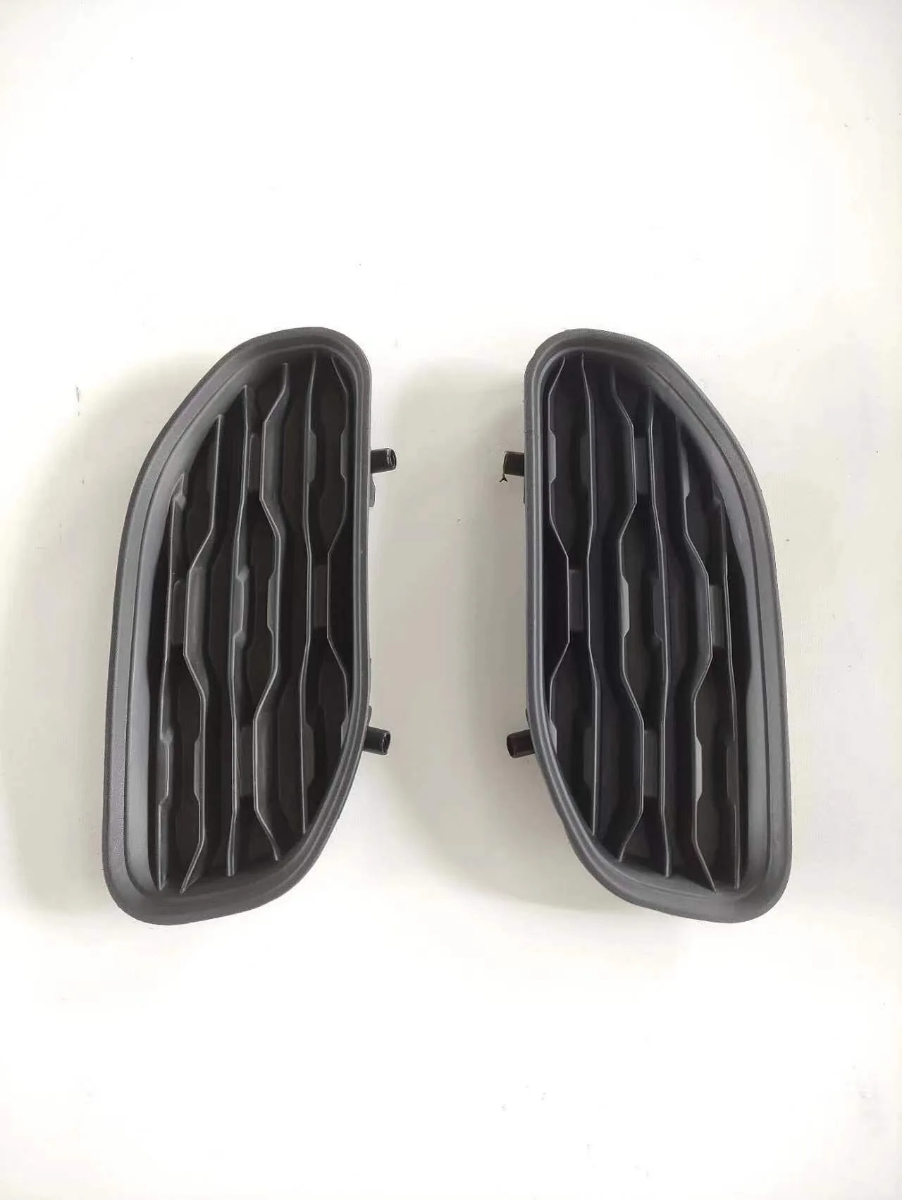 

68414296AA Trailer hook cover front pair no holes 19-21 For Dodge Ram 1500 DT Front Bumper Fog Lamp Grille Fog Light Cover Bezel