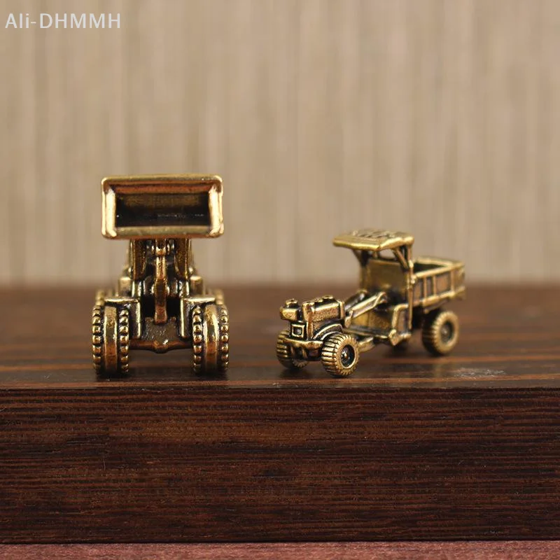 Creative Excavator Truck Mini Ornament Lightweight Engineering Vehicle Figurine Decor for Car Interior Home Shelf Decoration