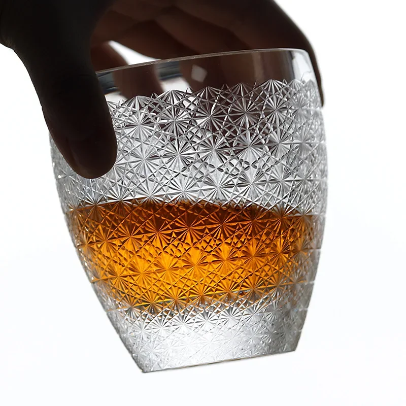 Jinzhi hand-carved whisky, crystal glass wine glass K9 grade,  craft with chrysanthemum pattern cup