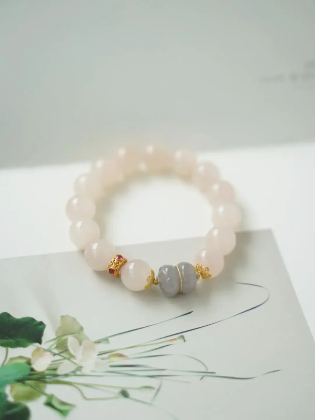 Natural Hetian jade bracelet women's high-end retro versatile color full lotus root powder temperament white bracelet