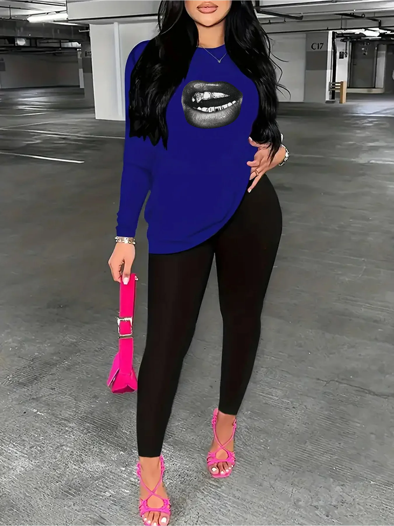 Conjunto de otoño casual para mujer: suéter de manga larga con cuello redondo y estampado, y pantalones de color sólido con cintura elástica.