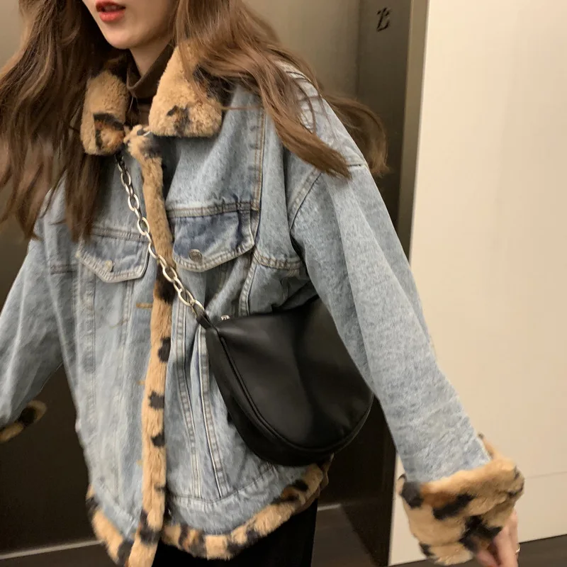 FNOCE 2023 winter new women's plus velvet denim jackets fahsion trends leopard fur collar thickened coat warm Wear on both sides