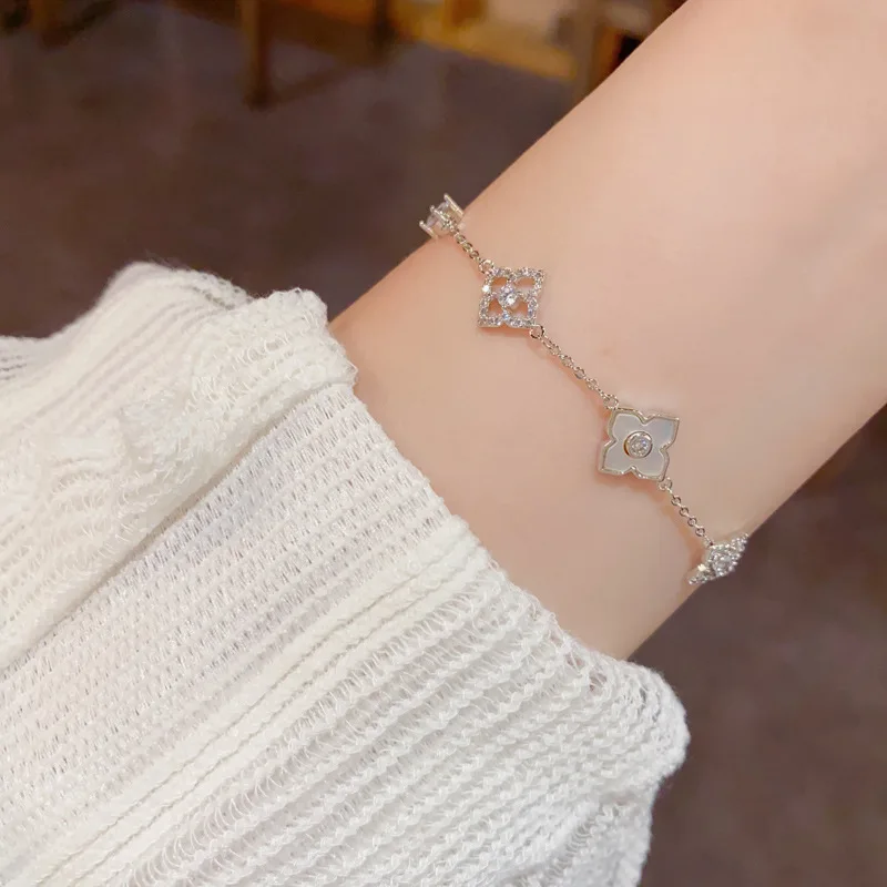 Korean Shell Stone Crystal Flower Adjustable Bracelet for Women Fashion Stainless Steel Jewelry Bracelet Accessories Gift
