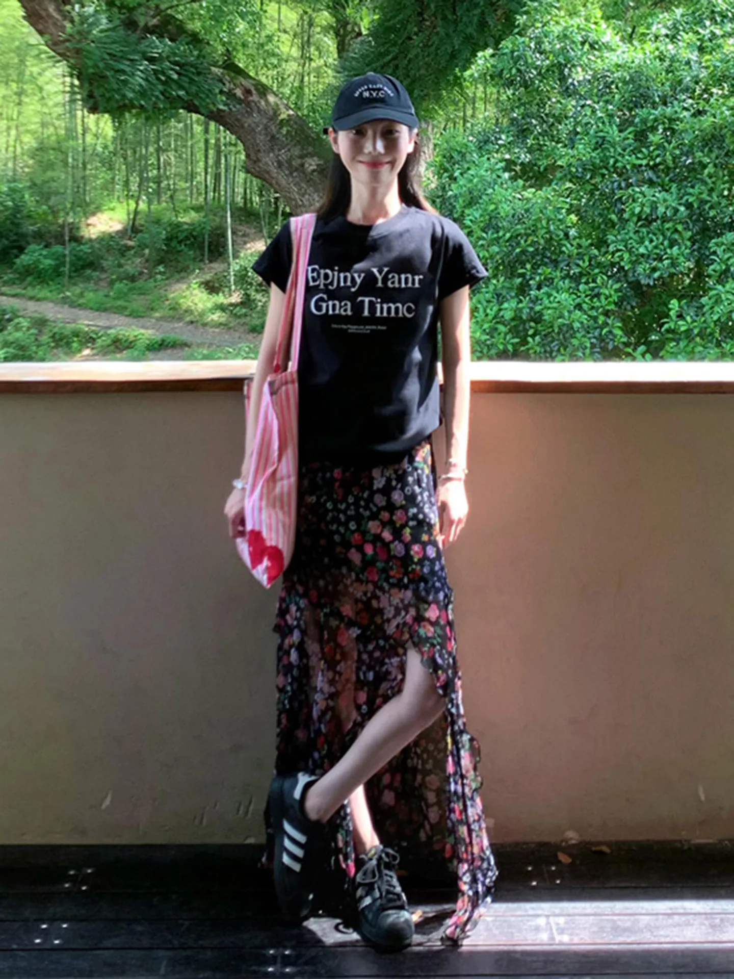 Retro Korean Style Short Sleeve T-Shirt Women's Slim Fit Letter Print Shoulder Design Summer Casual Versatile Waist-Cinching Top