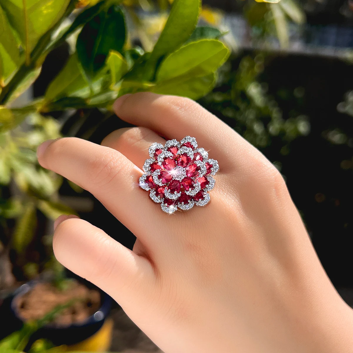 CWWZircons Rosaroter Zirkon Blumenförmiger Verstellbarer Ring für Frauen Glänzender Hochzeits- und Verlobungsschmuck Modeschmuck Geschenk Großhandel J0267 – Detail 6