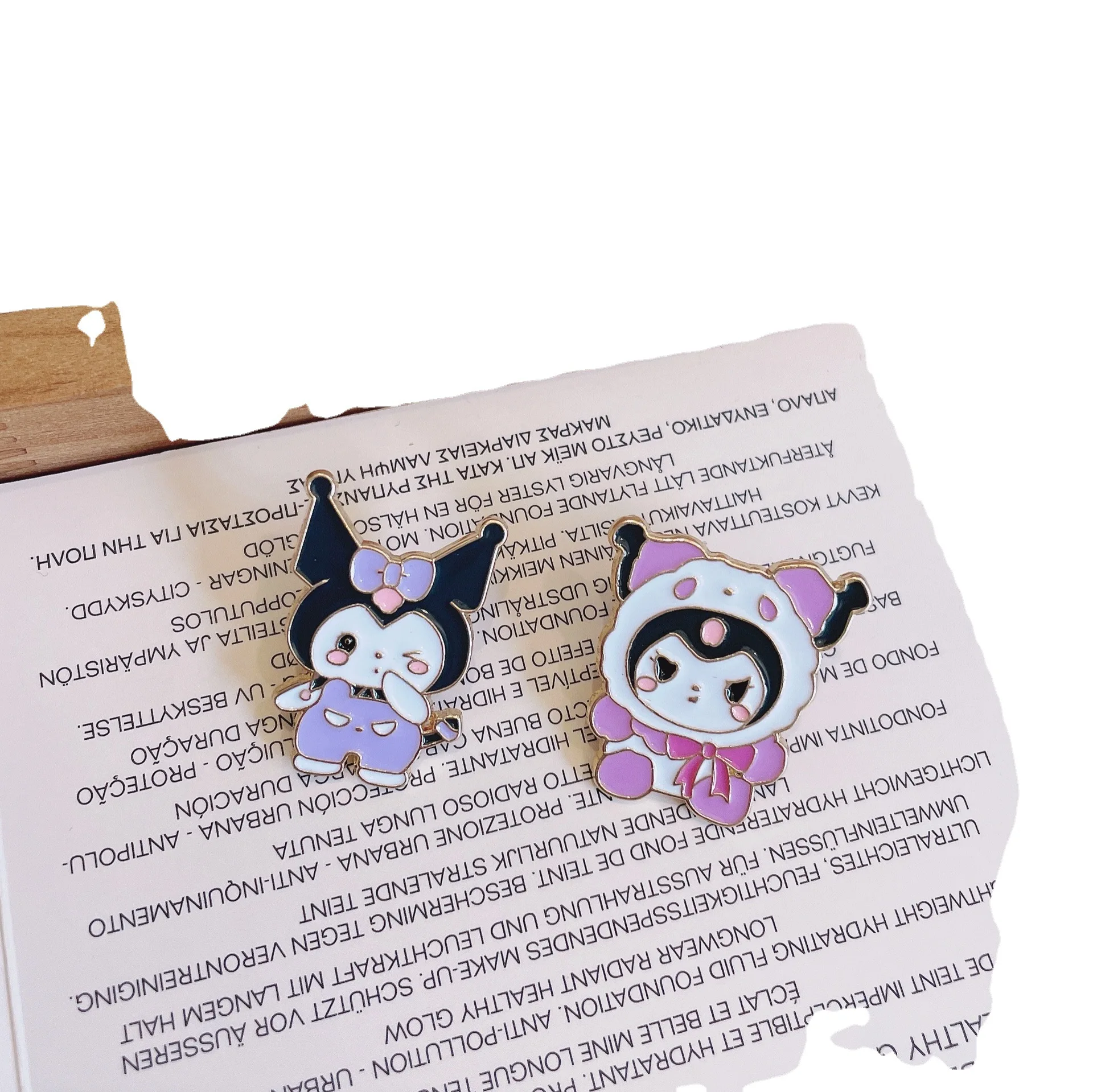 Cute Sanrio Brooch Cartoon Kuromi Cinnamoroll Badge Men\'s and Women\'s Clothing Bags Accessory Pendant Enamel Pins Friends Art