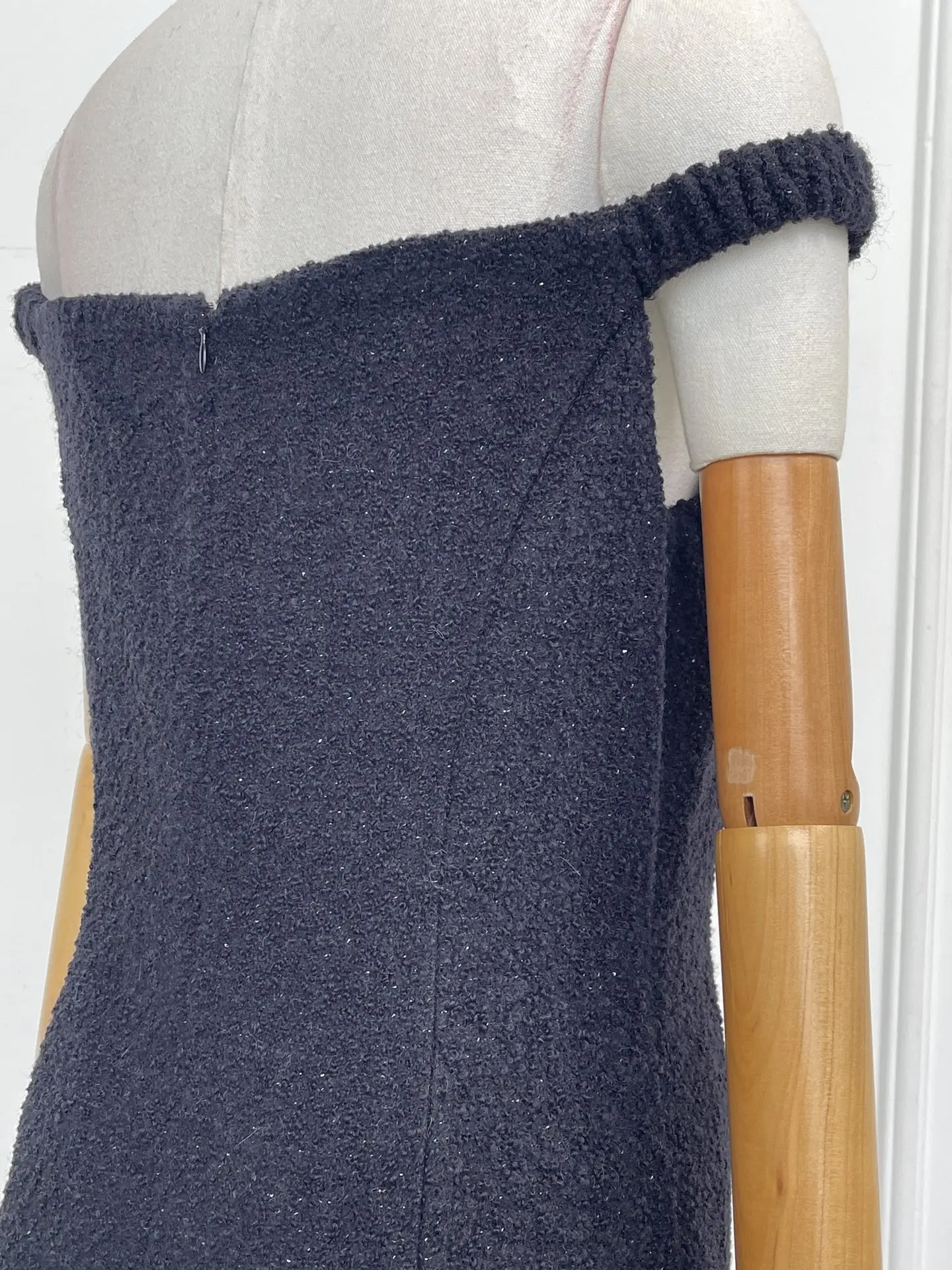 

2025 Top Quality New Black Sleeveless Tweed Midi Dress for Women