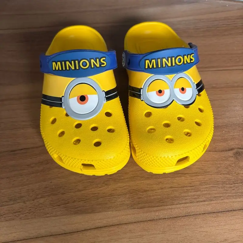 

Anime Minions Hole Sandals Stuart Dave Slippers Sandals Kawaii Eva Anime Home Beach Shoes Summer Children Sandals Drainage Shoes