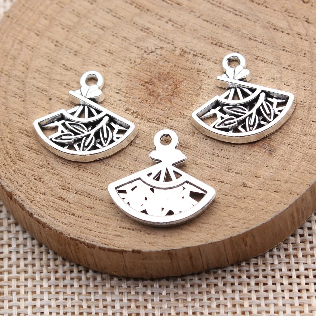 

40pcs 18x17mm(0.71x0.67inch) Antique Silver Color Chinese Style Bamboo Painting Fan Charms Pendants Jewelry Making Accessories