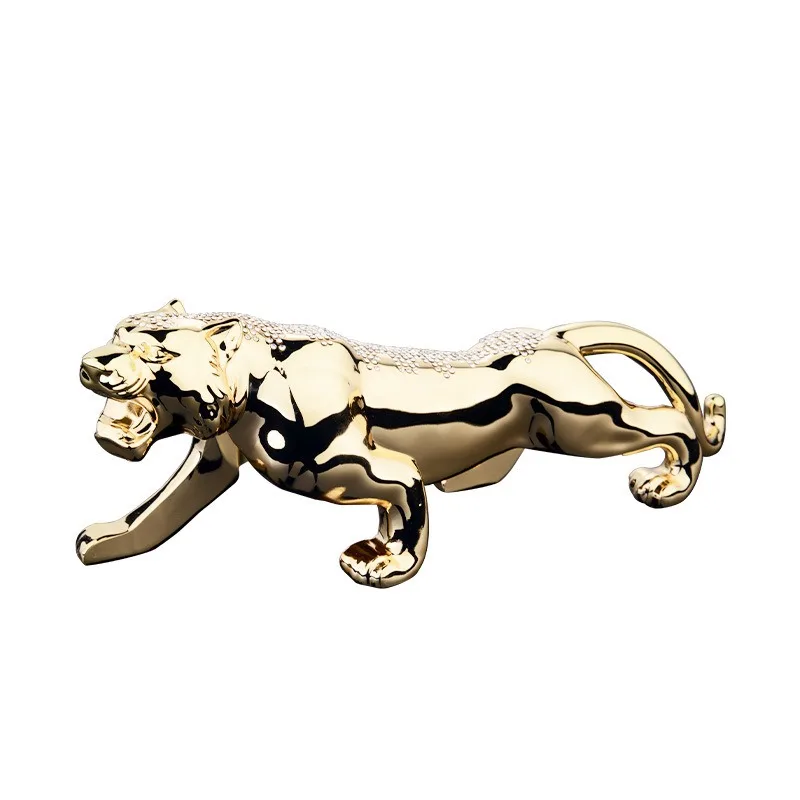 Car ornaments: 'Tiger and tiger full of might, overnight leopard, wealthy leopard.'
