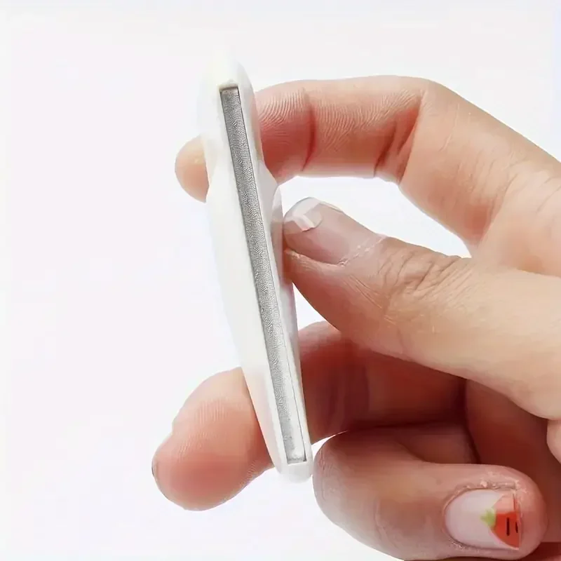 

1pcs Professional Curved Stainless Steel Nail File Half Moon Design for Smooth Manicure & Pedicure Unscented Nail Care Tool